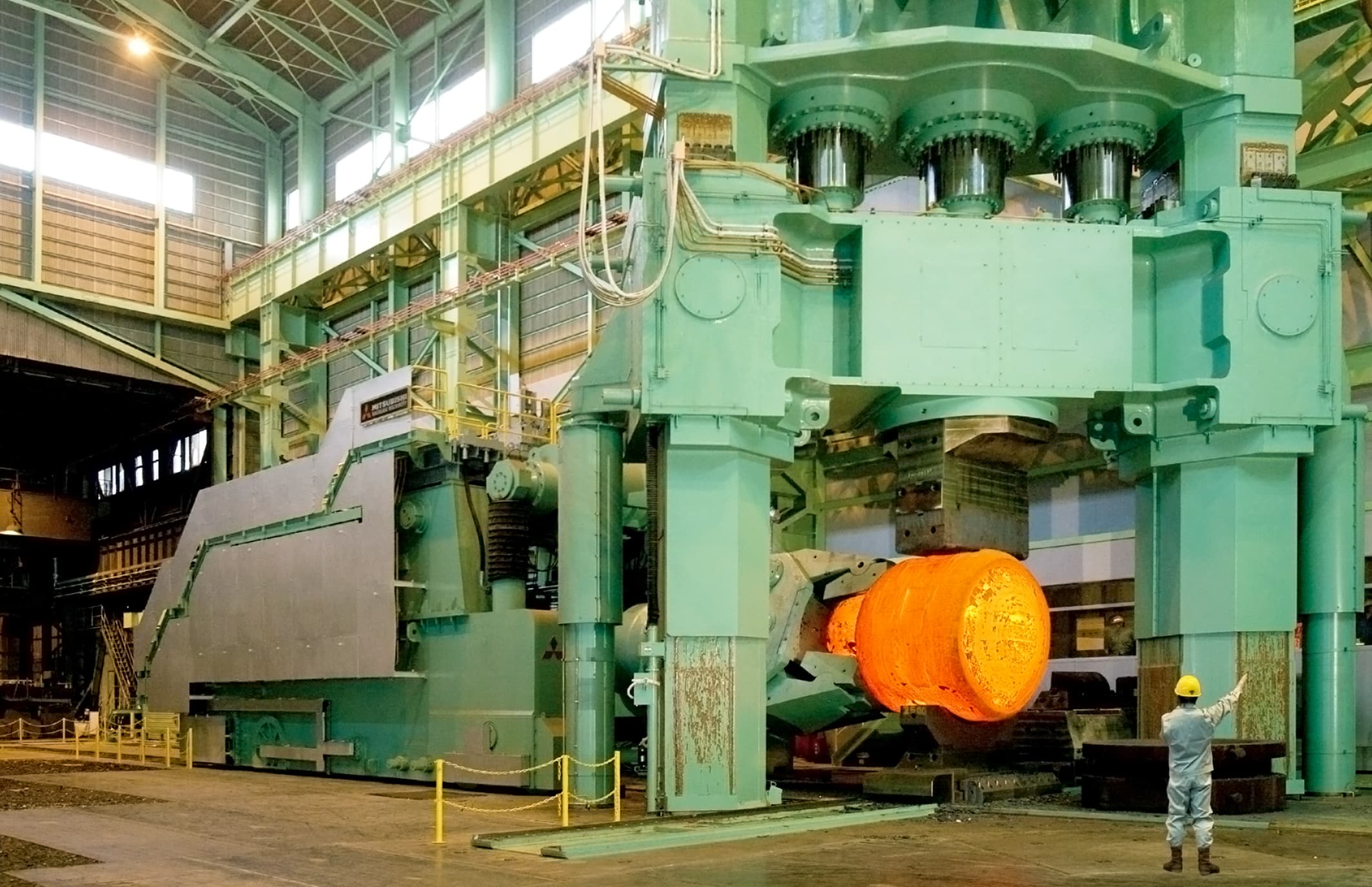 大平洋製鋼の8,000t油圧プレスは、大きな製品にも対応します